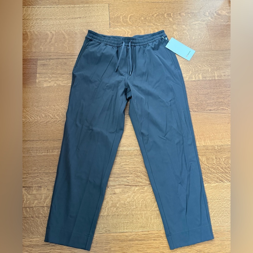 lululemon Tapered-Leg Mid-Rise Pant 7/8 Length Luxtreme Medium NWT graphite